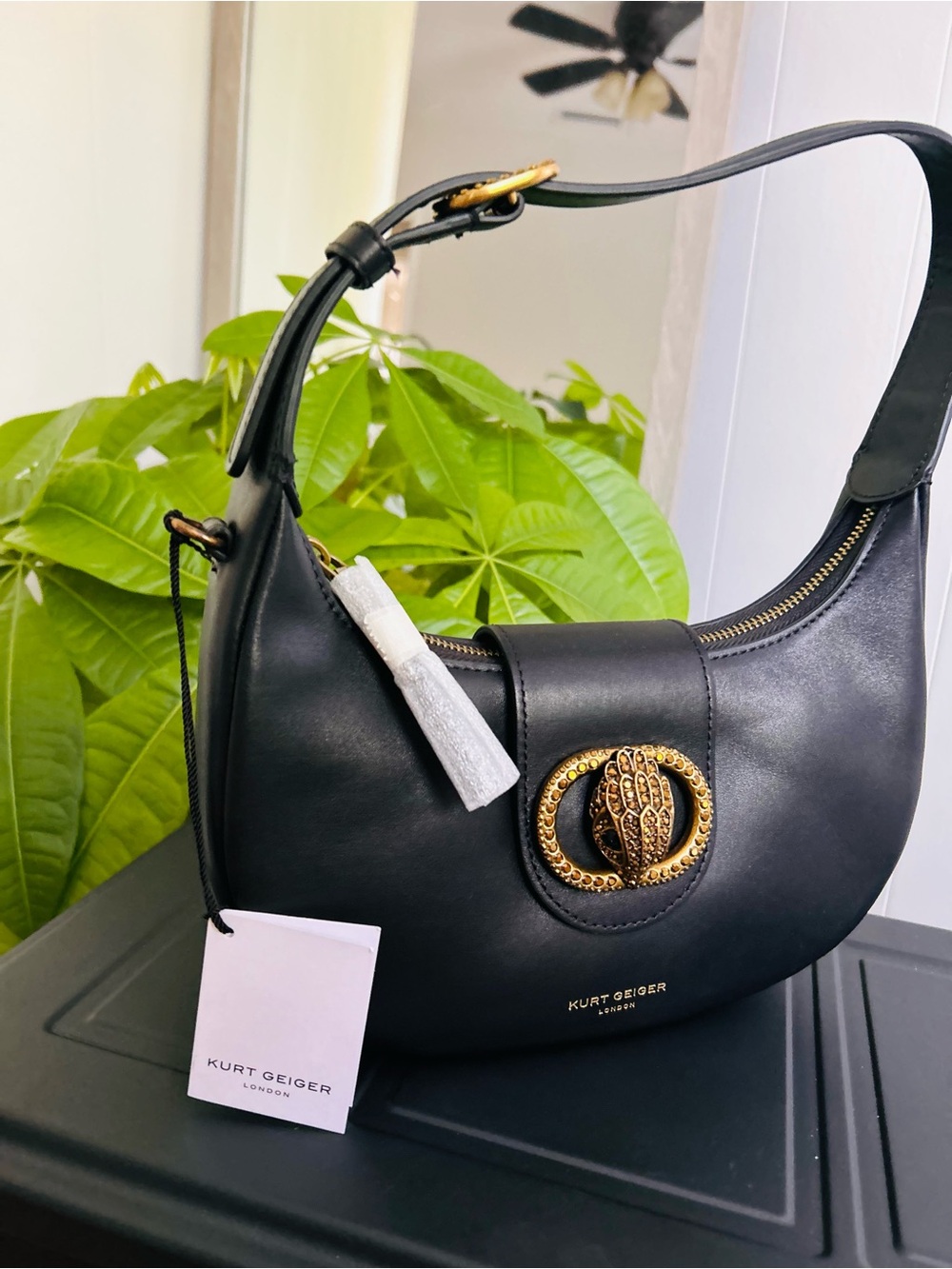 Kurt Geiger Leather Shoulder Purse with Gold Emblem. London, England - Picture 3 of 7